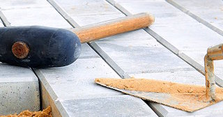 Профессиональная укладка тротуарной брусчатки в Ахтубинске в октябре