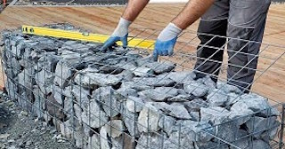 Устройство подпорной стенки из габионов в Ахтубинске в октябре